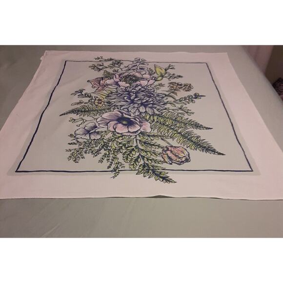 Earthbound Trading co Tablecloth/ Topper Note Floral 100% Cotton - Picture 2 of 11